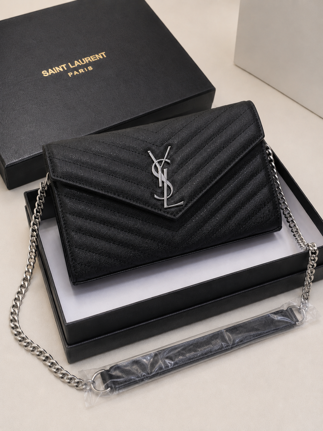 Yves saint Laurent sac à main - cassandre noir logo argenté