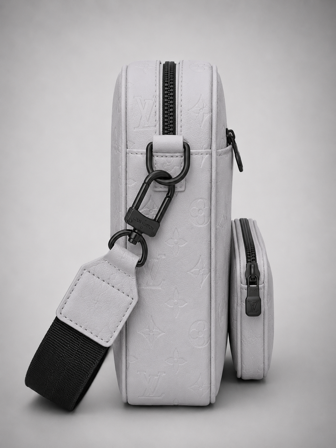 Sac Alpha Messager Louis Vuitton Taïgarama